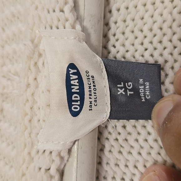 Old Navy Knit Cardigan - Picture 3 of 8